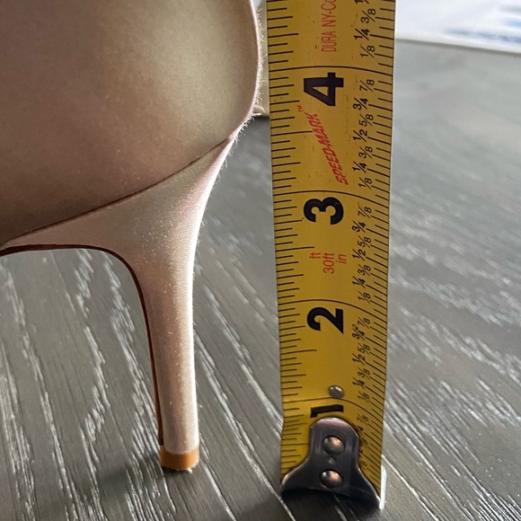 Badgley Mischka heels with embellishment - Picture 9 of 9